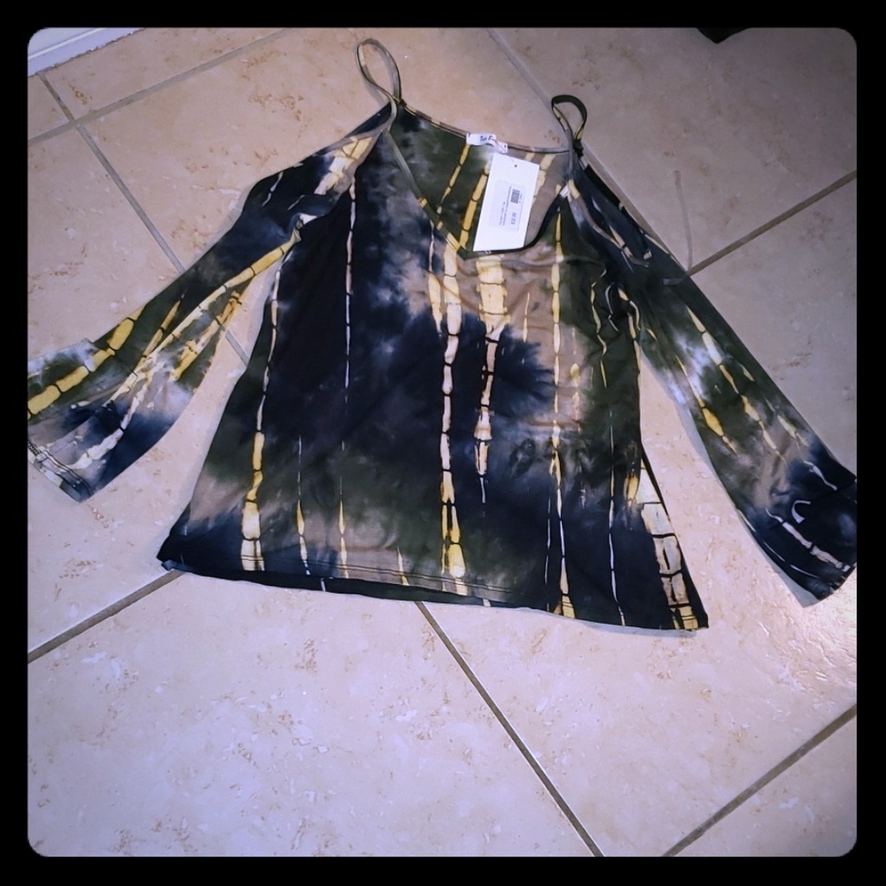 Cold shoulder top